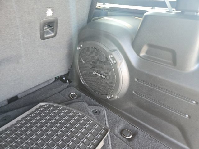Used 2021 Jeep Wrangler Unlimited Sahara AWD/4WD image 7