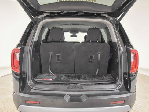 Used 2023 GMC Acadia SLE w/ Driver Convenience Package image 12