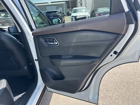 Used 2021 Nissan Rogue SL AWD/4WD image 31