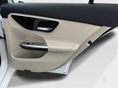 Used 2025 Mercedes-Benz C 300 Sedan image 40