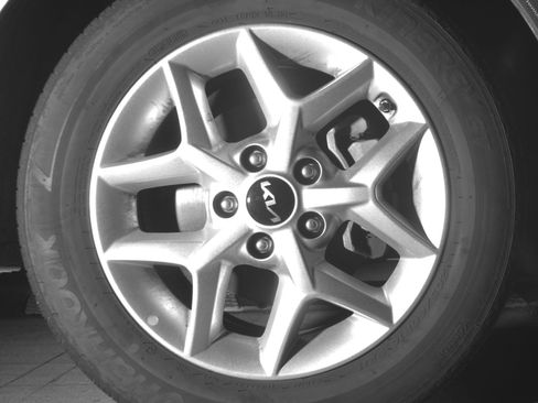 Used 2025 Kia Soul LX w/ LX Technology Package FWD image 13