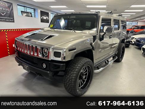 Used 2004 HUMMER H2 w/ Preferred Equipment Group image 1