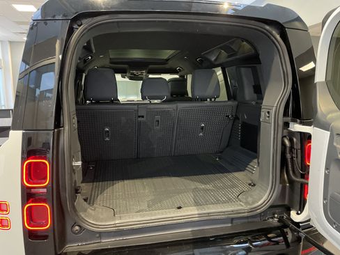 Used 2023 Land Rover Defender 110 X-Dynamic SE AWD/4WD image 37