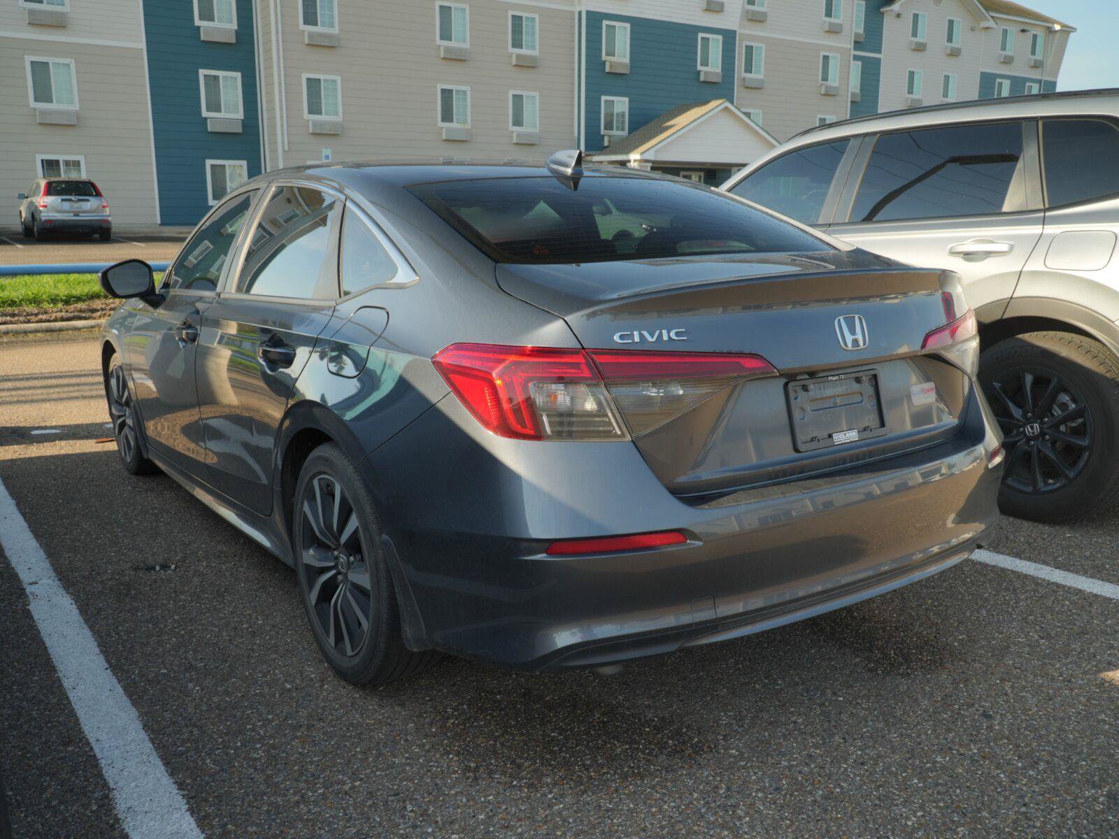 Used 2022 Honda Civic EX image 3