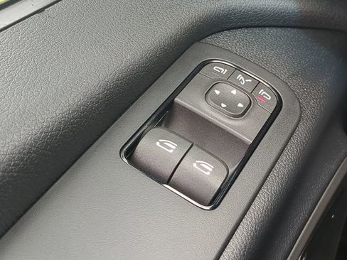 Used 2025 Mercedes-Benz Sprinter 2500 image 9