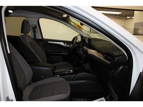 Used 2021 Ford Escape SE image 23