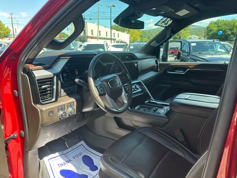 Used 2024 GMC Sierra 3500 Denali image 11