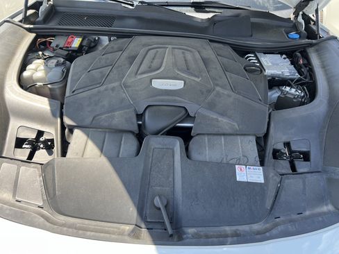 Used 2021 Porsche Cayenne image 36