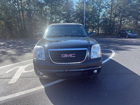 Used 2013 GMC Yukon XL SLT image 2