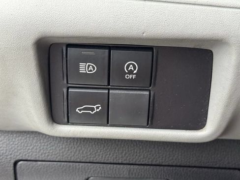 Used 2024 Toyota Highlander XLE FWD image 20