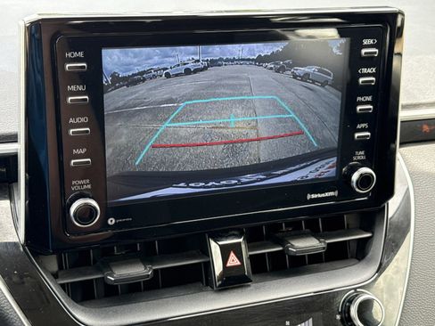 Used 2021 Toyota Corolla LE FWD image 21