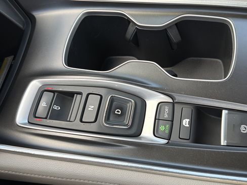 Used 2020 Honda Accord Touring image 8