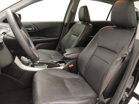 Used 2017 Honda Accord LX image 17