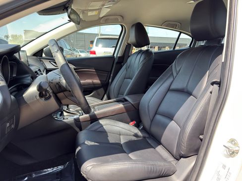 Used 2018 MAZDA MAZDA3 Touring FWD image 22