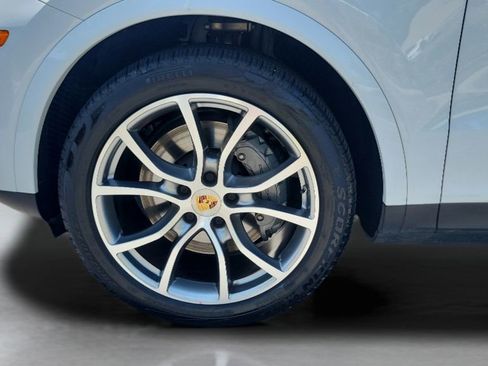 Used 2022 Porsche Cayenne S AWD/4WD image 4