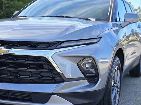Used 2025 Chevrolet Blazer LT image 9