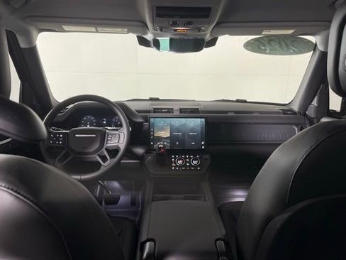 Certified 2026 Land Rover Defender 110 X-Dynamic SE image 28