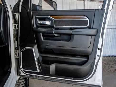 Used 2022 RAM 3500 Laramie w/ Chrome Appearance Group image 46