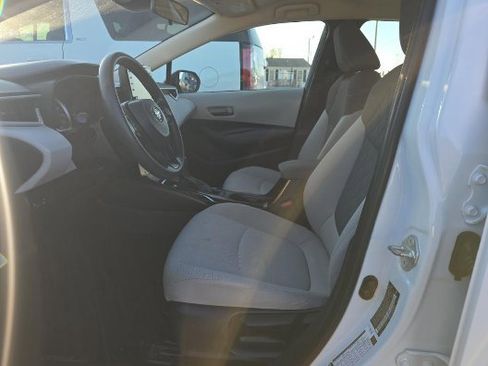 Used 2022 Toyota Corolla LE image 8