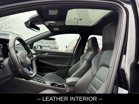 Used 2022 Volkswagen Golf R image 6