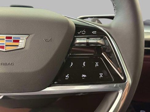 Used 2026 Cadillac Escalade Luxury w/ LPO, Floor Liner Package AWD/4WD image 31