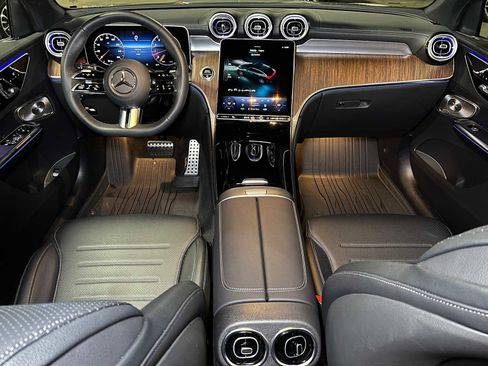 Used 2025 Mercedes-Benz GLC 300 GLC 300 image 43