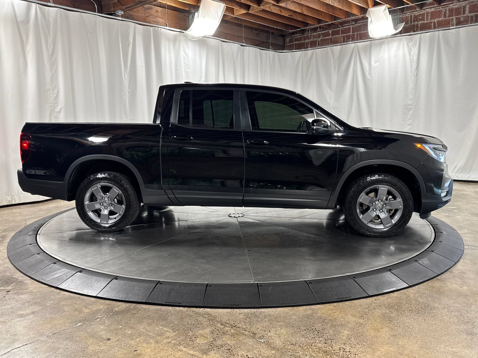 Certified 2024 Honda Ridgeline TrailSport image 9