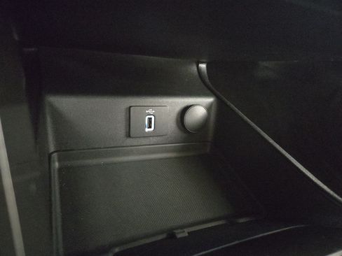 Used 2018 Ford Fusion SE w/ Fusion SE Technology Package FWD image 25