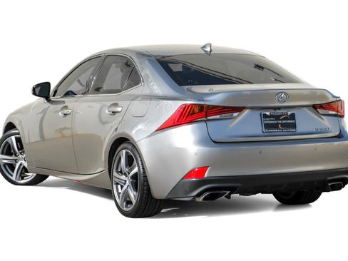 Used 2019 Lexus IS 350 image 10