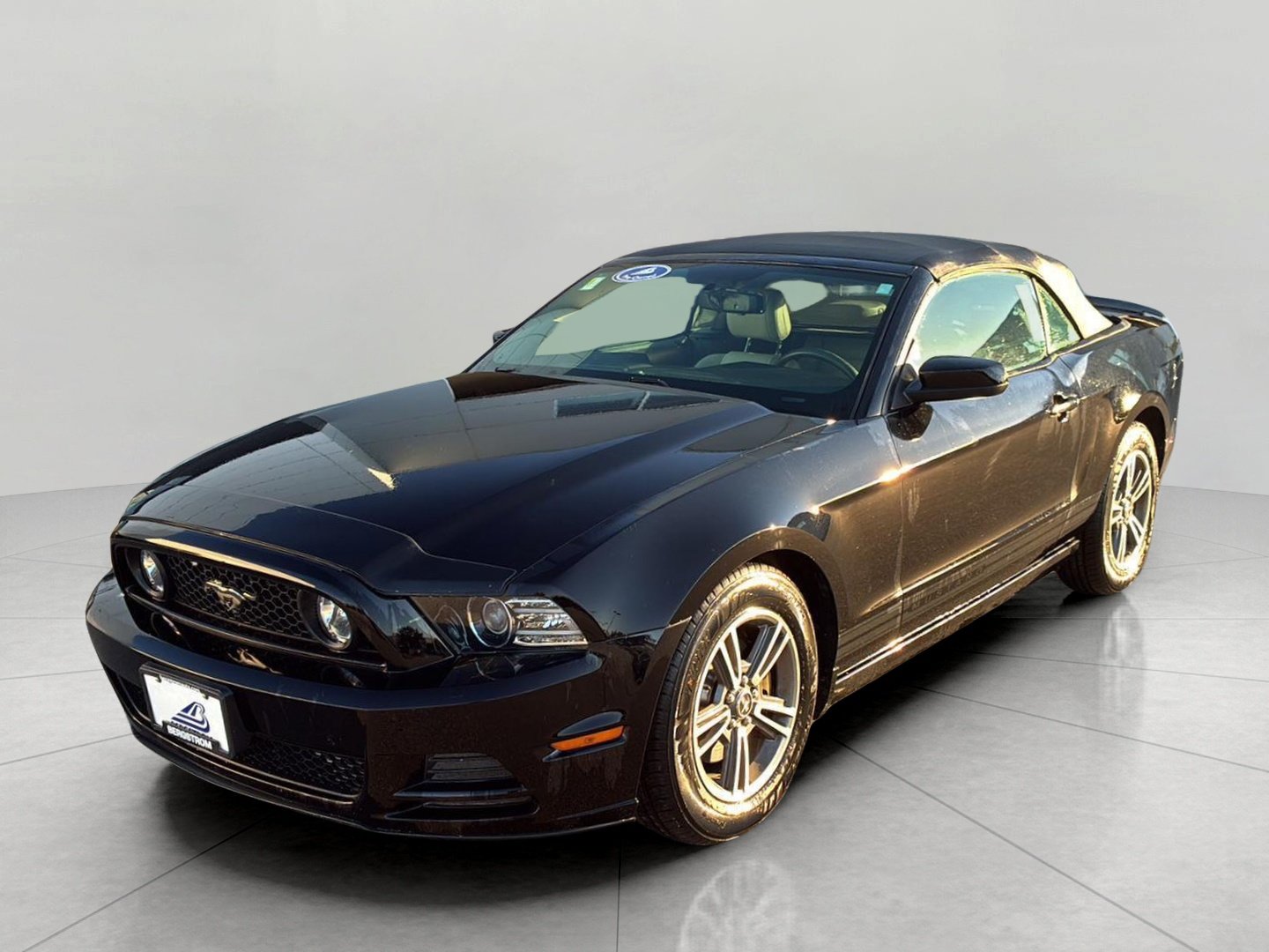 Used 2013 Ford Mustang Premium RWD image 4