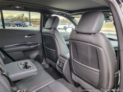 Used 2023 Cadillac XT4 Luxury w/ Cold Weather Package image 31