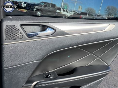 Used 2018 Lincoln MKC Premiere image 28