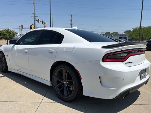 Used 2019 Dodge Charger Scat Pack RWD image 13