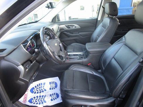 Used 2020 Chevrolet Traverse LT w/ LT Premium Package image 17