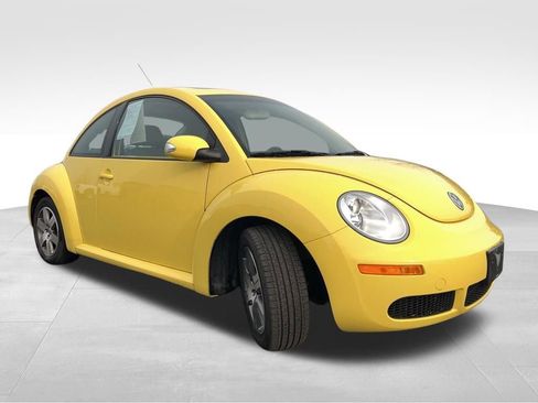 Used 2006 Volkswagen Beetle Coupe w/ Package 1 image 6