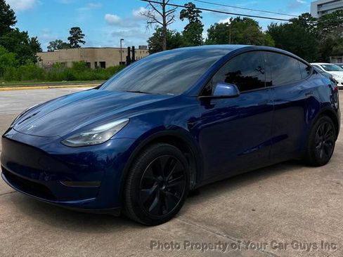 Used 2025 Tesla Model Y Long Range RWD image 12