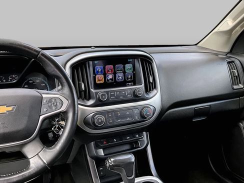 Used 2018 Chevrolet Colorado LT w/ LT Convenience Package RWD image 9