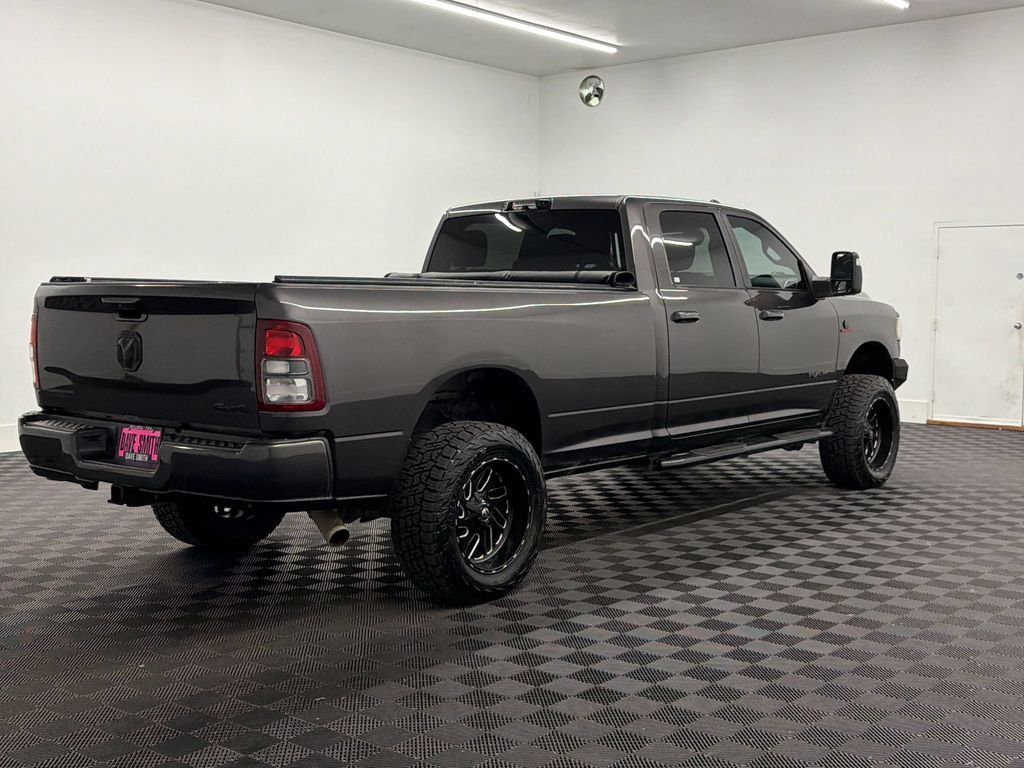 Used 2024 RAM 3500 Big Horn w/ Night Edition AWD/4WD image 9