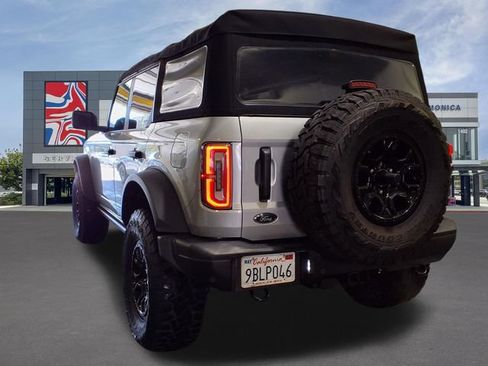 Used 2022 Ford Bronco Badlands w/ Sasquatch Package AWD/4WD image 3