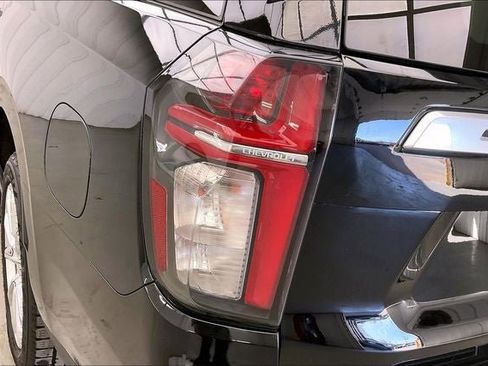 Used 2021 Chevrolet Suburban High Country w/ Premium Package AWD/4WD image 27