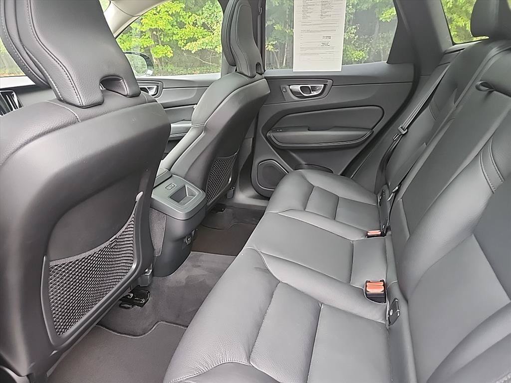 Certified 2025 Volvo XC60 B5 Plus w/ Climate Package AWD/4WD image 26