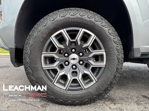 Used 2026 Chevrolet Colorado Z71 AWD/4WD image 8
