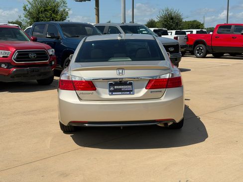 Used 2015 Honda Accord EX-L image 4