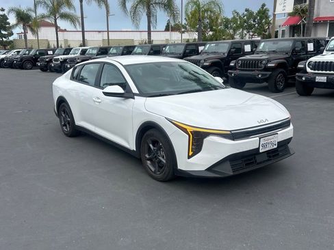 Used 2025 Kia K4 LXS image 6
