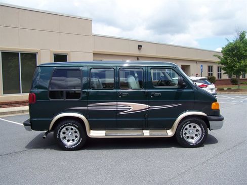 Used 2003 Dodge B1500 image 5