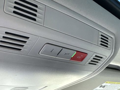 Certified 2023 Volkswagen Tiguan SE w/ Panoramic Sunroof Package image 29