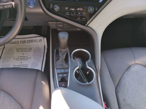 Certified 2021 Toyota Camry LE image 18