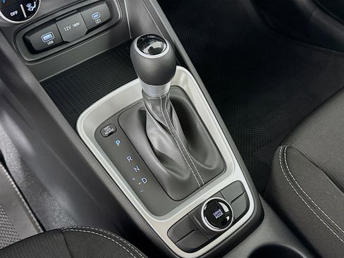 New 2025 Hyundai Venue SEL image 18