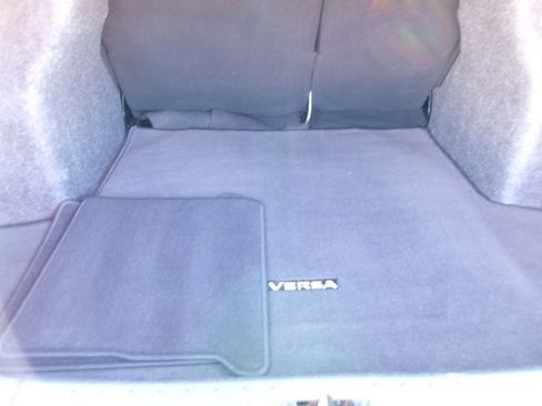 Used 2020 Nissan Versa SR w/ Convenience Package image 12