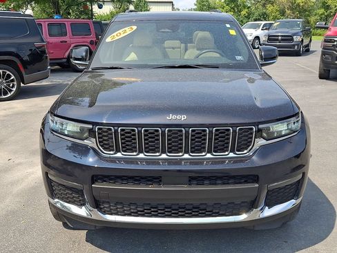 Used 2023 Jeep Grand Cherokee L Limited w/ Trailer Tow Group (B) AWD/4WD image 2
